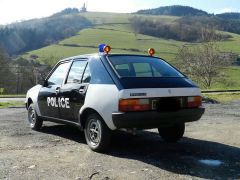 Louer une RENAULT 14 TS Police de de 1982 (Photo 2)