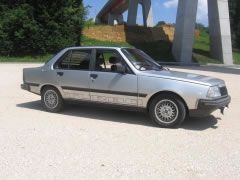 Louer une RENAULT 18 Turbo de de 1984 (Photo 2)