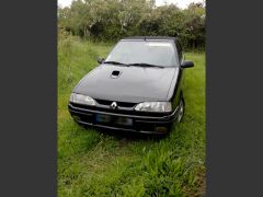 Louer une RENAULT 19 16S de de 1992 (Photo 1)