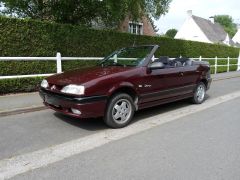 Louer une RENAULT 19 Cabriolet Camargue de 1994 (Photo 2)