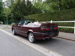 Louer une RENAULT 19 Cabriolet Camargue de de 1994 (Photo 3)