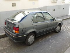 Louer une RENAULT 19 de de 1990 (Photo 2)