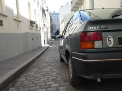 Louer une RENAULT 19 de de 1990 (Photo 4)