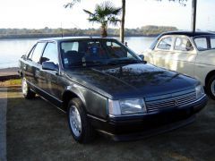 Louer une RENAULT 25 GTX de de 1987 (Photo 1)