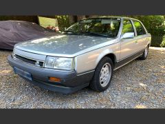 Louer une RENAULT 25 Limousine de de 1986 (Photo 2)