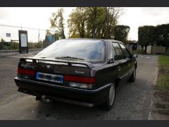 Louer une RENAULT 25 V6 Baccara de de 1989 (Photo 2)