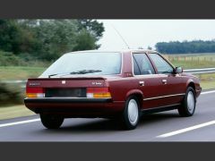 Louer une RENAULT 25 V6 Turbo de de 1986 (Photo 2)