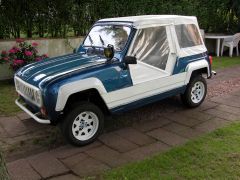 Louer une RENAULT 4 Car Systeme JP4 de de 1982 (Photo 2)