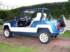 Louer une RENAULT 4 Car Systeme JP4 de de 1982 (Photo 3)