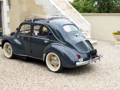 Louer une RENAULT 4 CV de de 1951 (Photo 2)