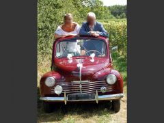 Louer une RENAULT 4 CV de de 1952 (Photo 1)