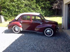 Louer une RENAULT 4 CV de de 1952 (Photo 4)