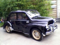 Louer une RENAULT 4 CV de de 1954 (Photo 3)