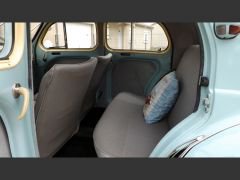 Louer une RENAULT 4 CV de de 1955 (Photo 5)