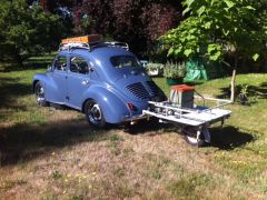 Louer une RENAULT 4 CV de de 1955 (Photo 2)