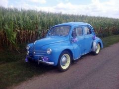 Louer une RENAULT 4 CV de 1956 (Photo 1)