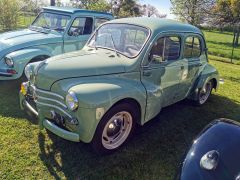 Louer une RENAULT 4 CV de de 1957 (Photo 1)