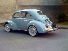 Louer une RENAULT 4 CV de de 1958 (Photo 2)