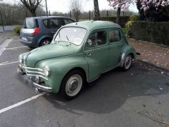 Louer une RENAULT 4 CV de de 1961 (Photo 2)