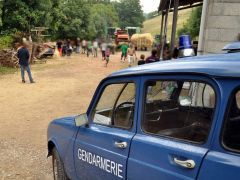 Louer une RENAULT 4 Gendarmerie de de 1985 (Photo 4)