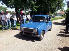 Louer une RENAULT 4 Gendarmerie de de 1989 (Photo 2)