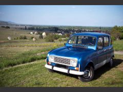 Louer une RENAULT 4 GTL Clan de de 1992 (Photo 1)