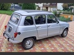 Louer une RENAULT 4 GTL Clan de de 1993 (Photo 3)
