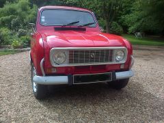 Louer une RENAULT 4 GTL de de 1982 (Photo 2)