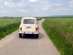 Louer une RENAULT 4 GTL de de 1983 (Photo 5)