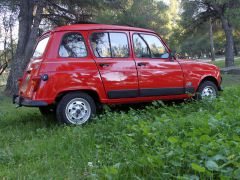 Louer une RENAULT 4 L de de 1985 (Photo 3)