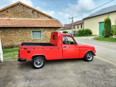 Louer une RENAULT 4 Pick Up de de 1984 (Photo 4)