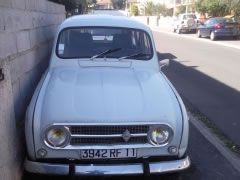 Louer une RENAULT 4 de de 1972 (Photo 1)