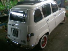 RENAULT 4 (Photo 1)