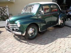 Louer une RENAULT 4CV Découvrable de de 1955 (Photo 2)