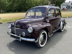 Louer une RENAULT 4CV Grand Luxe de 1950 (Photo 2)