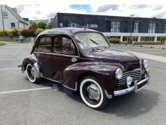 Louer une RENAULT 4CV Grand Luxe de de 1950 (Photo 2)