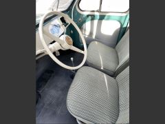 Louer une RENAULT 4CV de de 1955 (Photo 3)