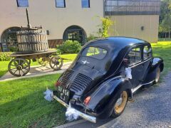 Louer une RENAULT 4CV de de 1956 (Photo 3)