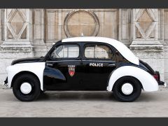 RENAULT 4CV de 1958 en location pour mariage dans le Val-de-Marne