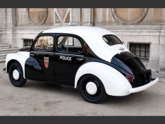 RENAULT 4CV de 1958 en location pour mariage dans le Val-de-Marne