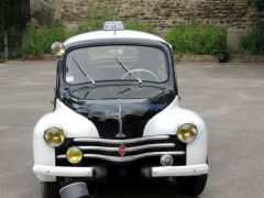 RENAULT 4CV de 1959 en location pour mariage dans la Seine-et-Marne