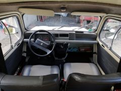 Louer une RENAULT 4L F4 de de 1986 (Photo 5)