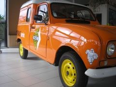 Louer une RENAULT 4L Fourgon de de 1985 (Photo 4)