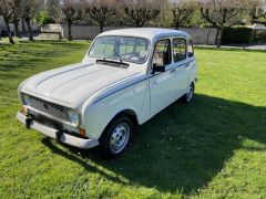 Louer une RENAULT 4L Savane de 1989 (Photo 1)