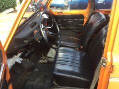 Louer une RENAULT 4L de de 1975 (Photo 4)