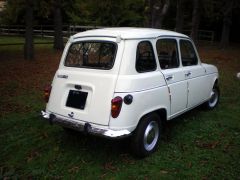 Louer une RENAULT 4L de de 1976 (Photo 3)