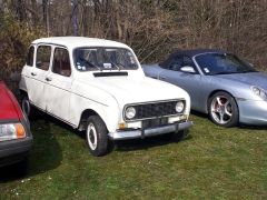 Louer une RENAULT 4L de de 1979 (Photo 1)