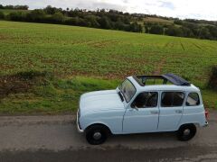 RENAULT 4L (Photo 1)