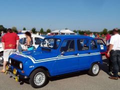 Louer une RENAULT 4L de 1981 (Photo 1)