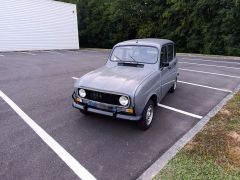RENAULT 4L de 1984 en location pour mariage en Ille-et-Vilaine